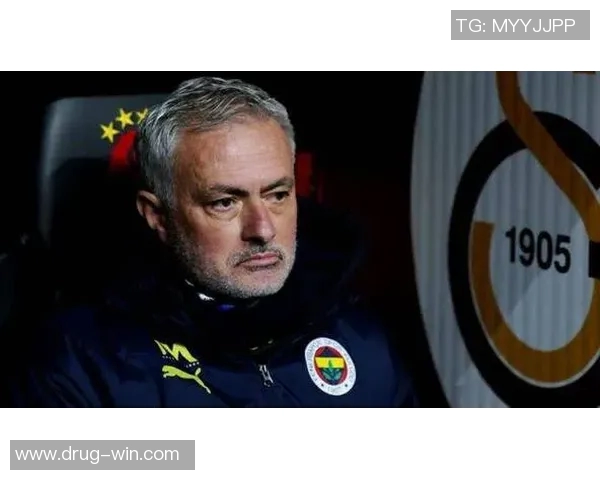 足球明星因涉嫌违法被捕引发广泛关注与讨论