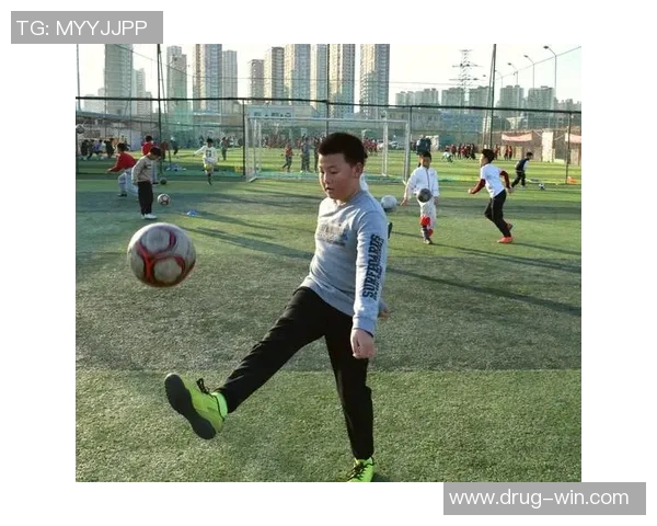 中国12岁足球明星崭露头角引发关注未来可期的少年天才之路 中国12岁足球明星崭露头角引发关注未来可期的少年天才之路