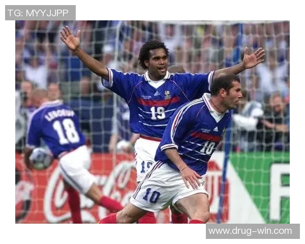 姓亚的足球明星们的辉煌成就与传奇故事回顾